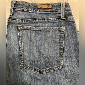 Seven7 Blue Jeans Classic Medium Wash